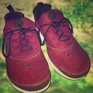 Nike Presto Fly SE(GS) size 7Y